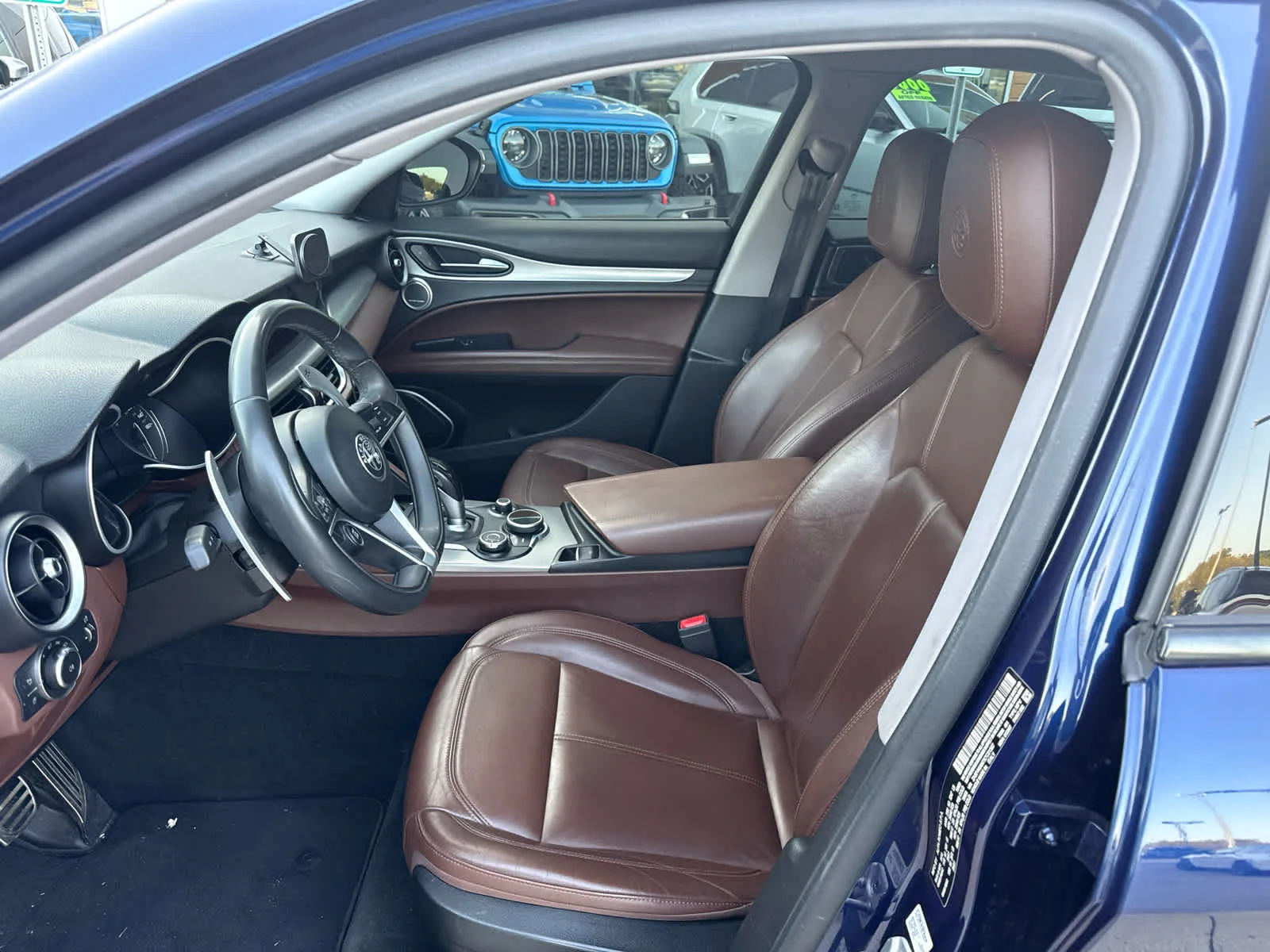 Used 2019 BLUE Alfa Romeo Sport image 9
