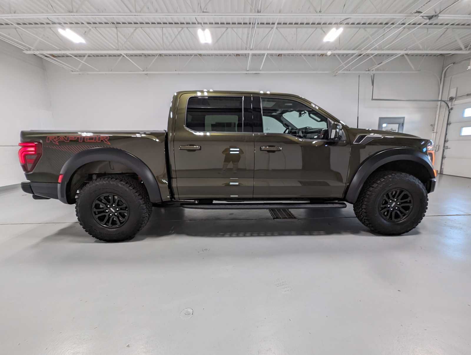 Used 2026 Shelter Green Ford Raptor image 7