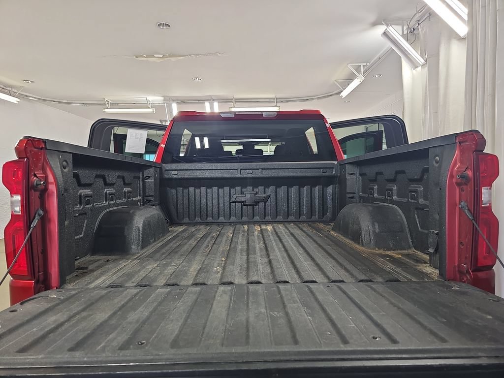 Used 2022 Cherry Red Tintcoat Chevrolet RST image 15
