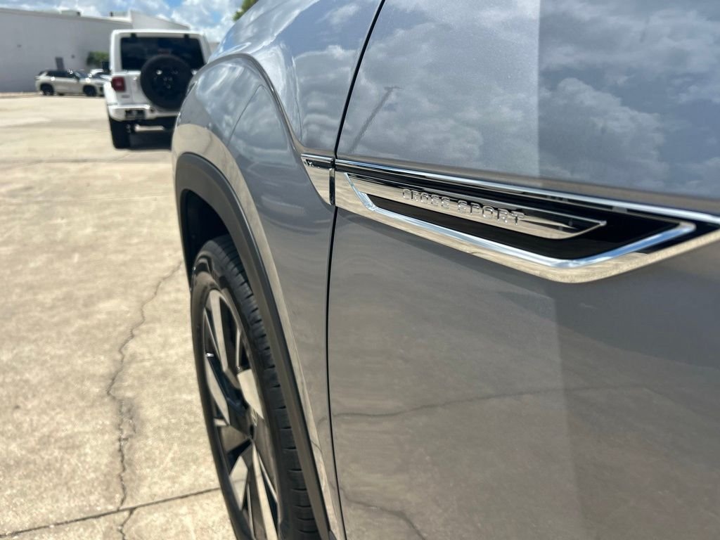 New 2026 Silver Volkswagen 2.0T SE w/Technology image 28