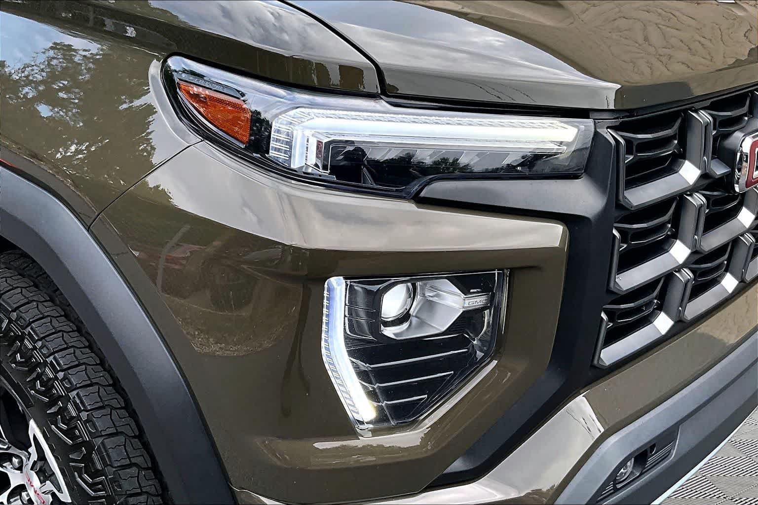 Used 2023 Deep Bronze Metallic GMC 4WD AT4 image 28