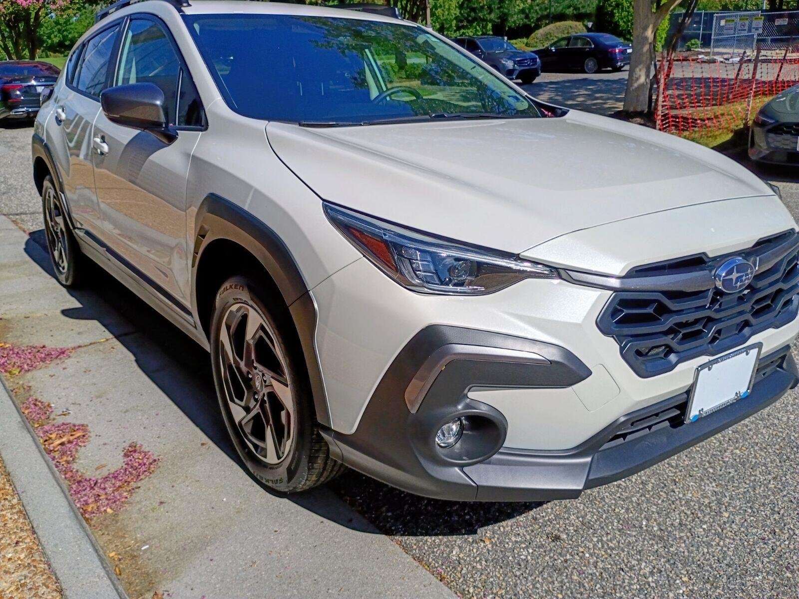 Used 2025 Crystal White Pearl Subaru Limited image 5