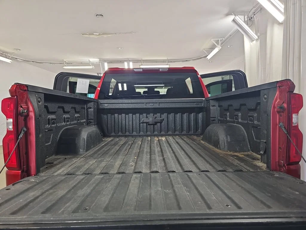 Used 2022 Cherry Red Tintcoat Chevrolet RST image 15