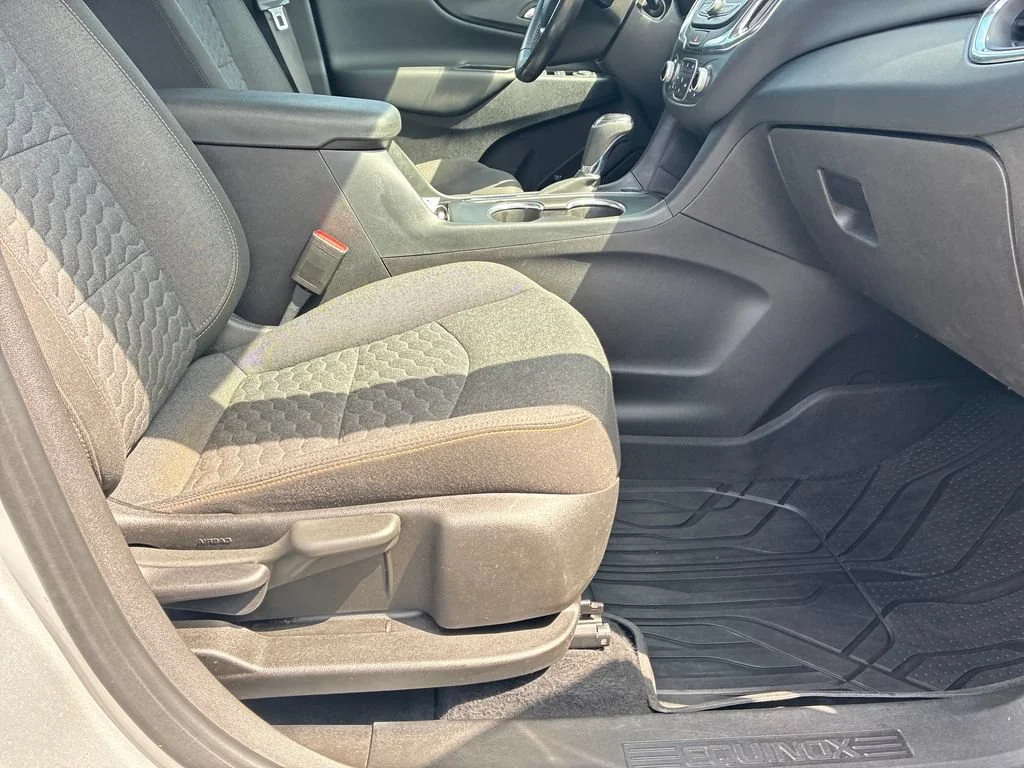 Used 2021 SILVER ICE METALLIC Chevrolet LT image 31