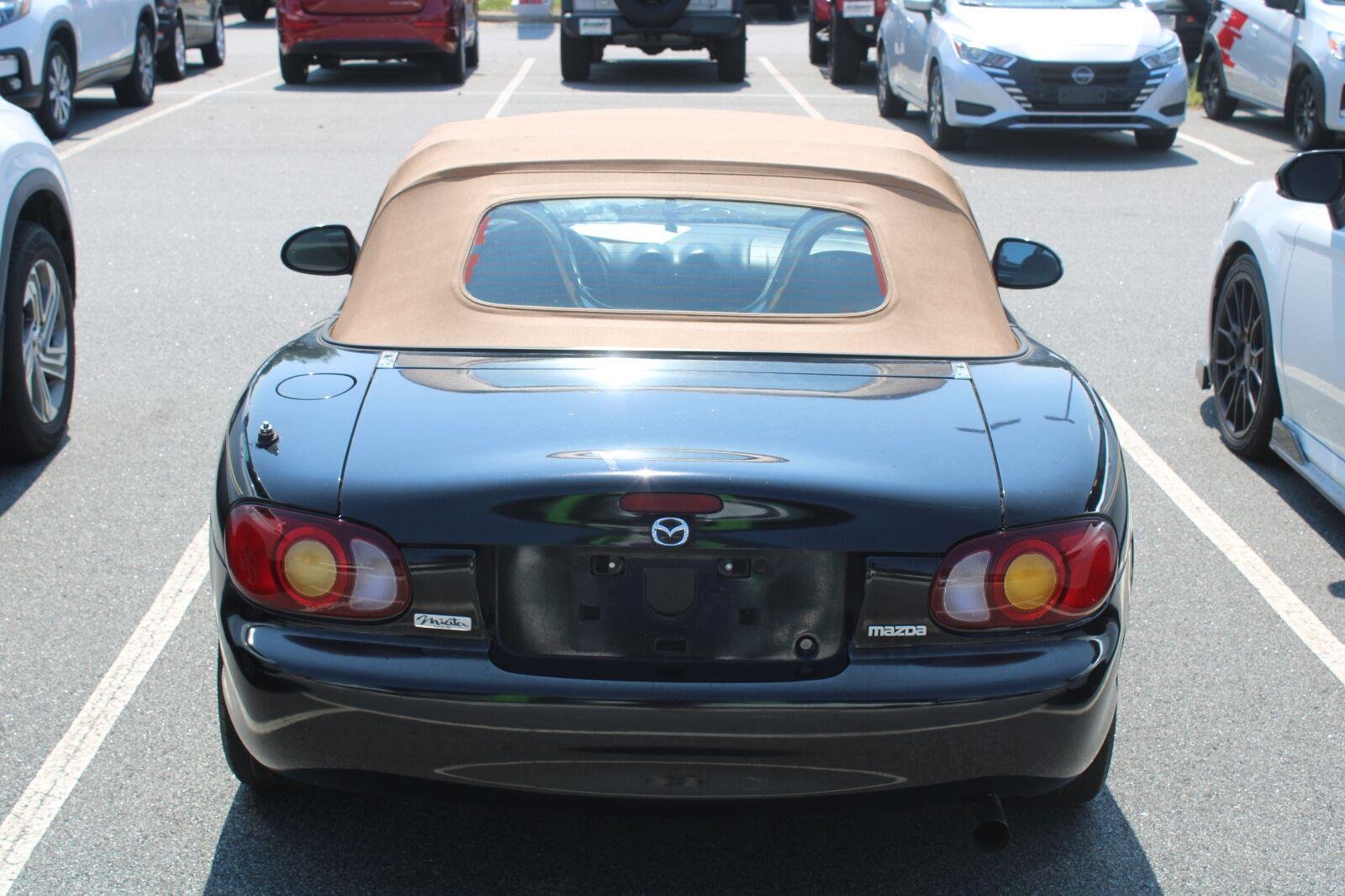 Used 1999  Mazda Base image 6
