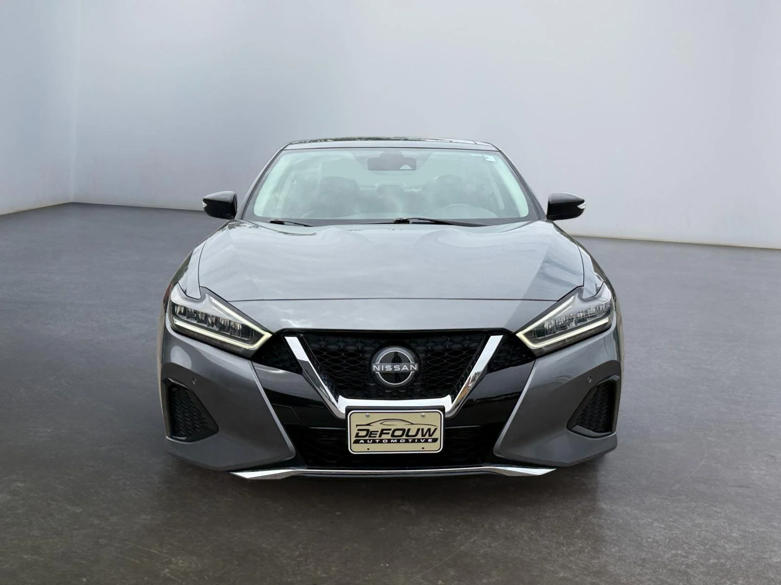 Used 2023 GRAY NISSAN SL SEDAN image 8