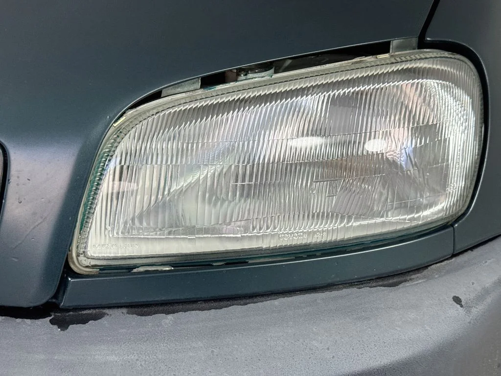 Used 1997  Toyota Base image 31