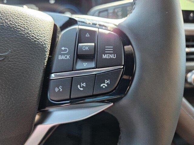 New 2026 Star White Metallic Tri-Coat Ford Platinum™ image 14