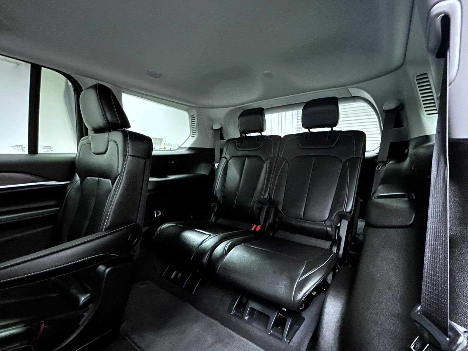 Used 2023 Gray Jeep Limited image 19