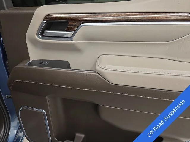 Used 2024 Metallic GMC SLE image 16
