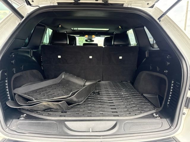 Used 2019 White Jeep Altitude image 5