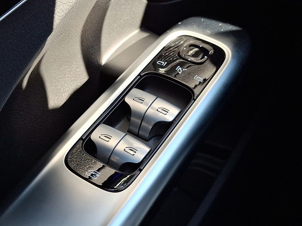 2025 Mercedes-Benz C-Class Sedan C 300 - Photo 24