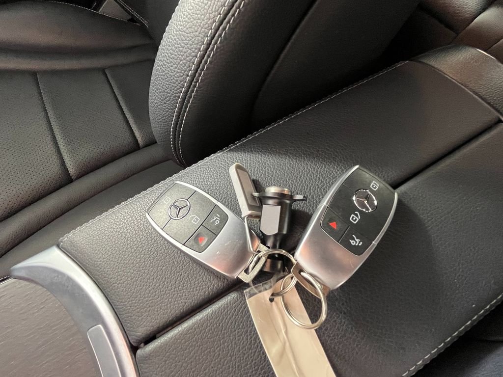 Used 2022 Gray Mercedes-Benz GLC 300 image 26