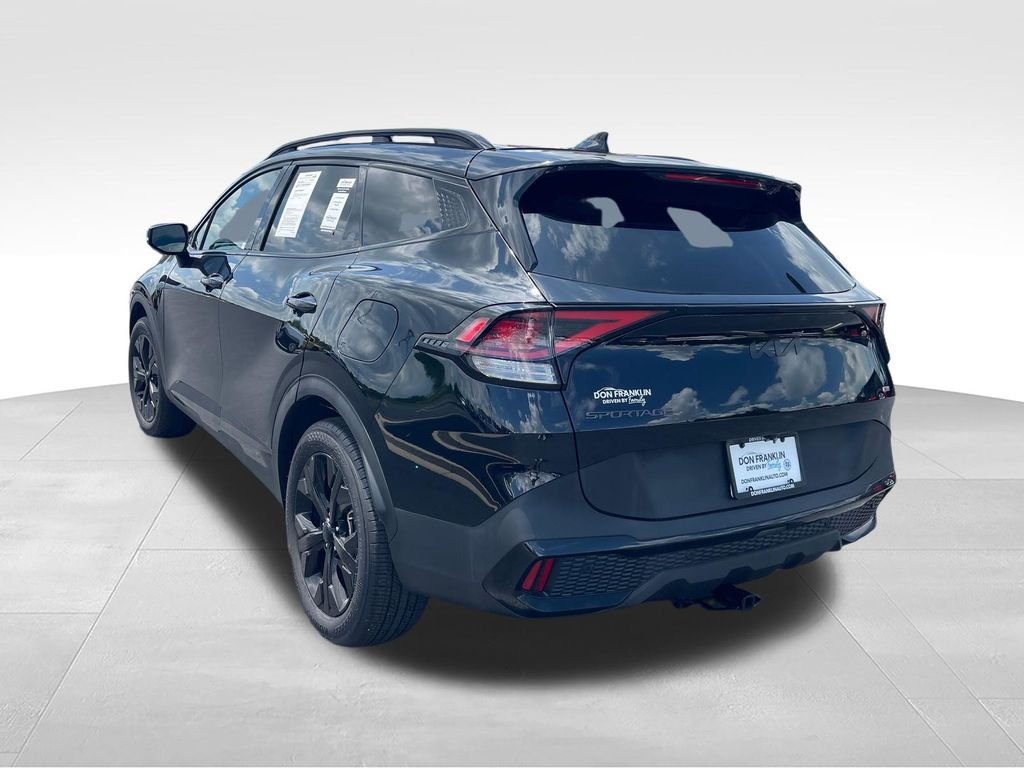 Used 2025 Black Kia X-Line image 3