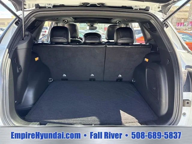 Used 2023 White Jeep Latitude Lux image 7