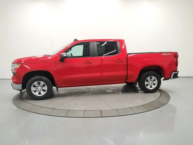 Used 2025 Red Chevrolet LT image 4