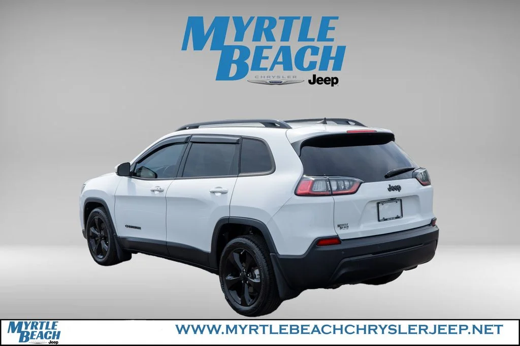 Used 2020 Bright White Clearcoat Jeep Latitude Plus image 4