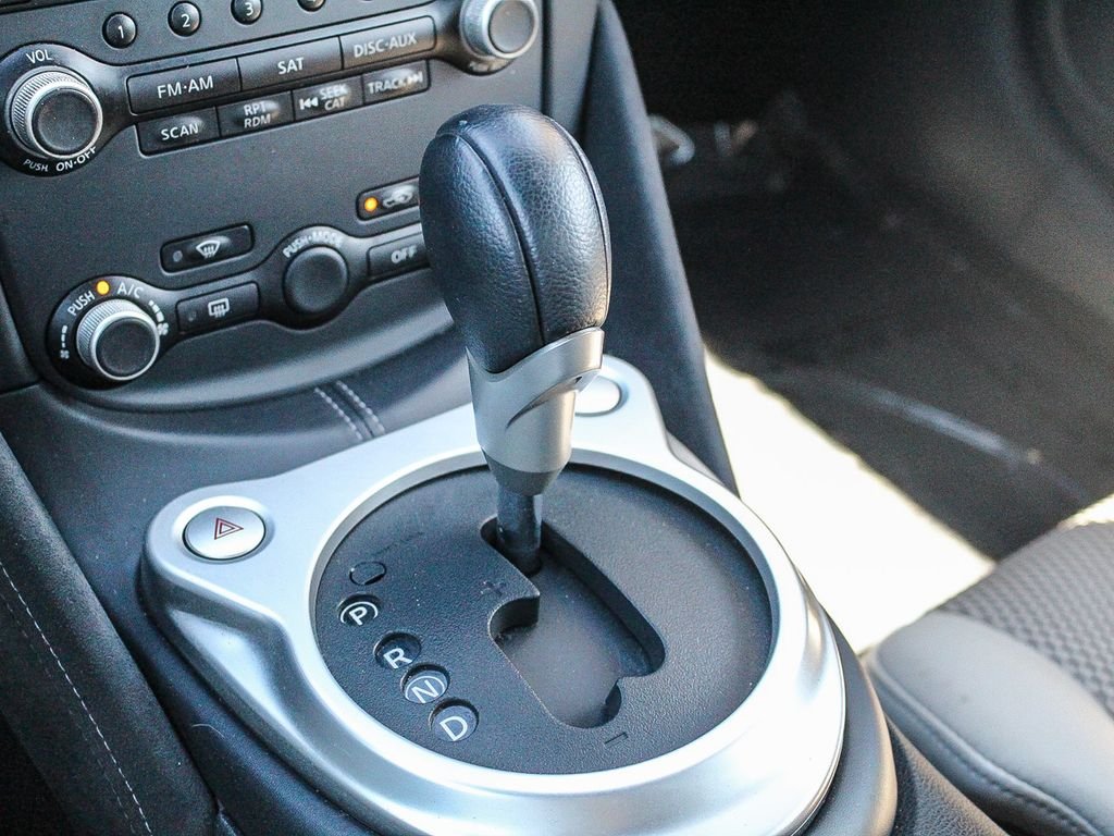 Used 2014 Red Nissan Touring image 18