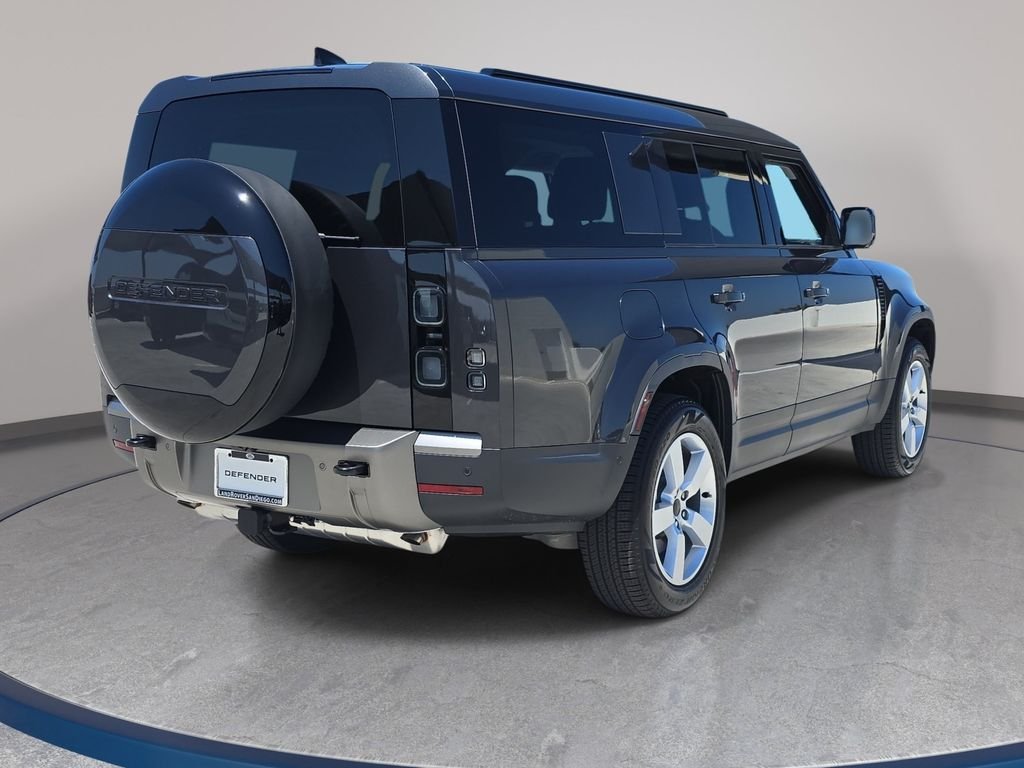 New 2026 Carpathian Grey Land Rover S image 5