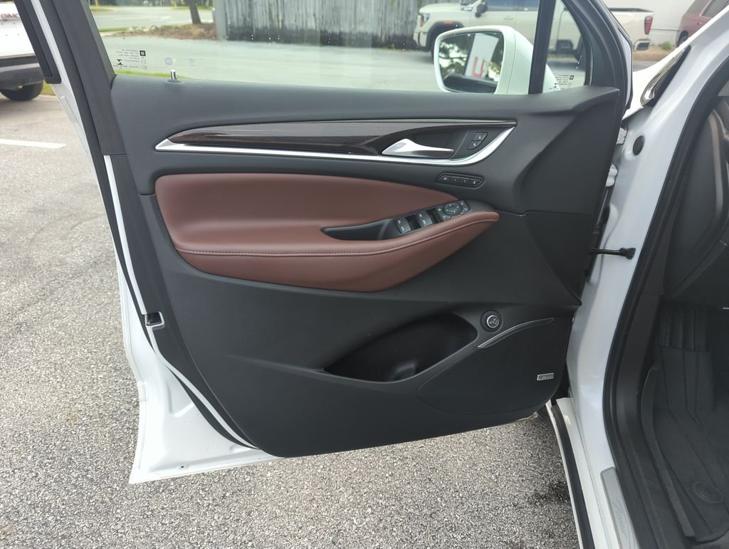 Used 2020 White Buick Avenir image 18
