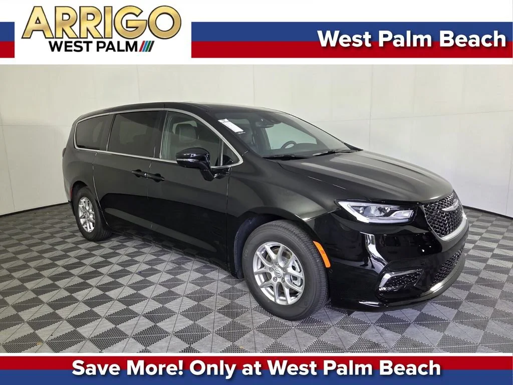2026 Chrysler Pacifica Select's photo
