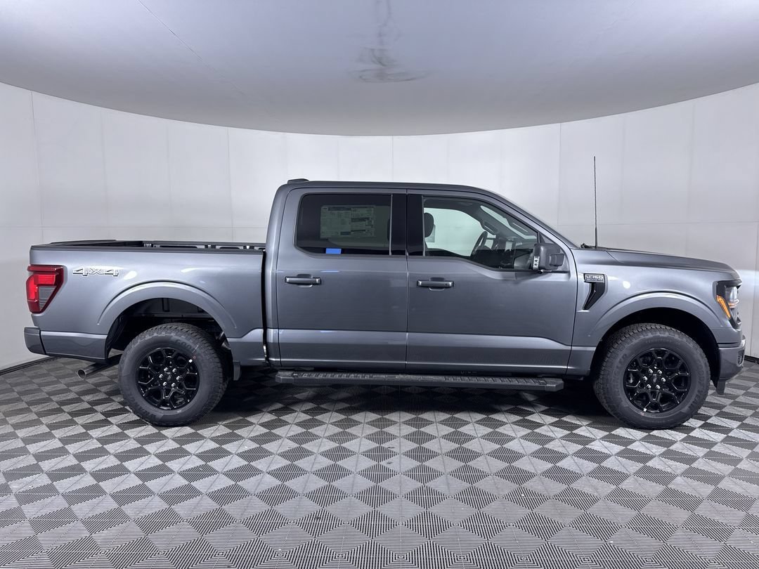 New 2026 Carbonized Gray Metallic Ford XLT image 10