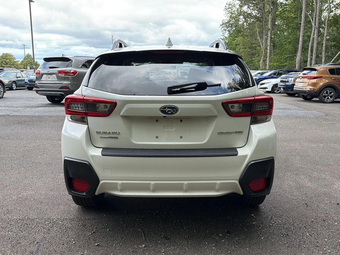 Used 2021 Crystal White Pearl Subaru Premium image 9