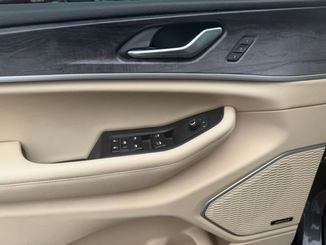 Used 2022 Gray Jeep Limited image 12