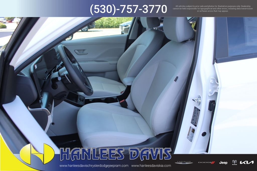 Used 2024 White Hyundai SEL image 12