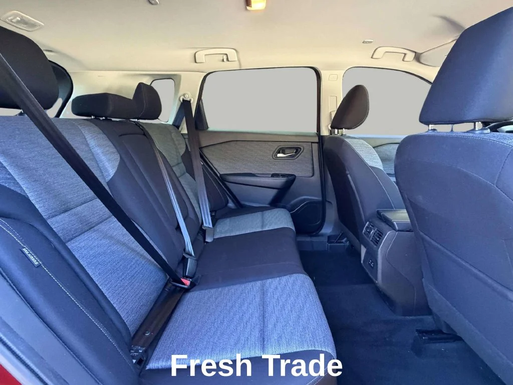 Used 2023 Scarlet Ember Tintcoat Nissan SV image 9