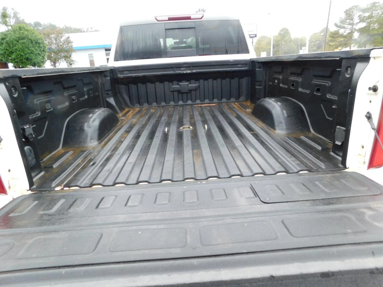Used 2021 White Chevrolet 4WD CREW CAB 159 in LTZ image 8