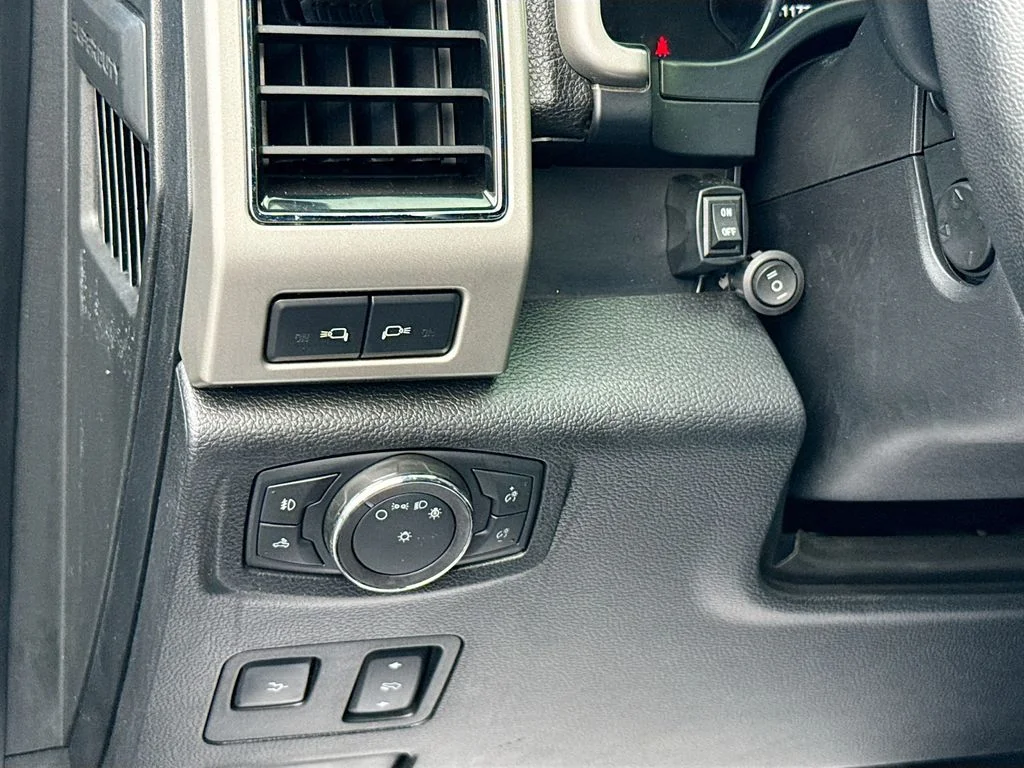 Used 2019 Black Ford Lariat image 11
