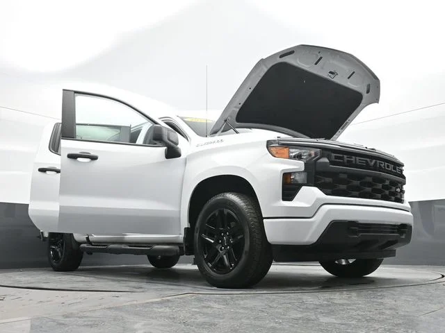 Used 2024 White Chevrolet Custom image 32