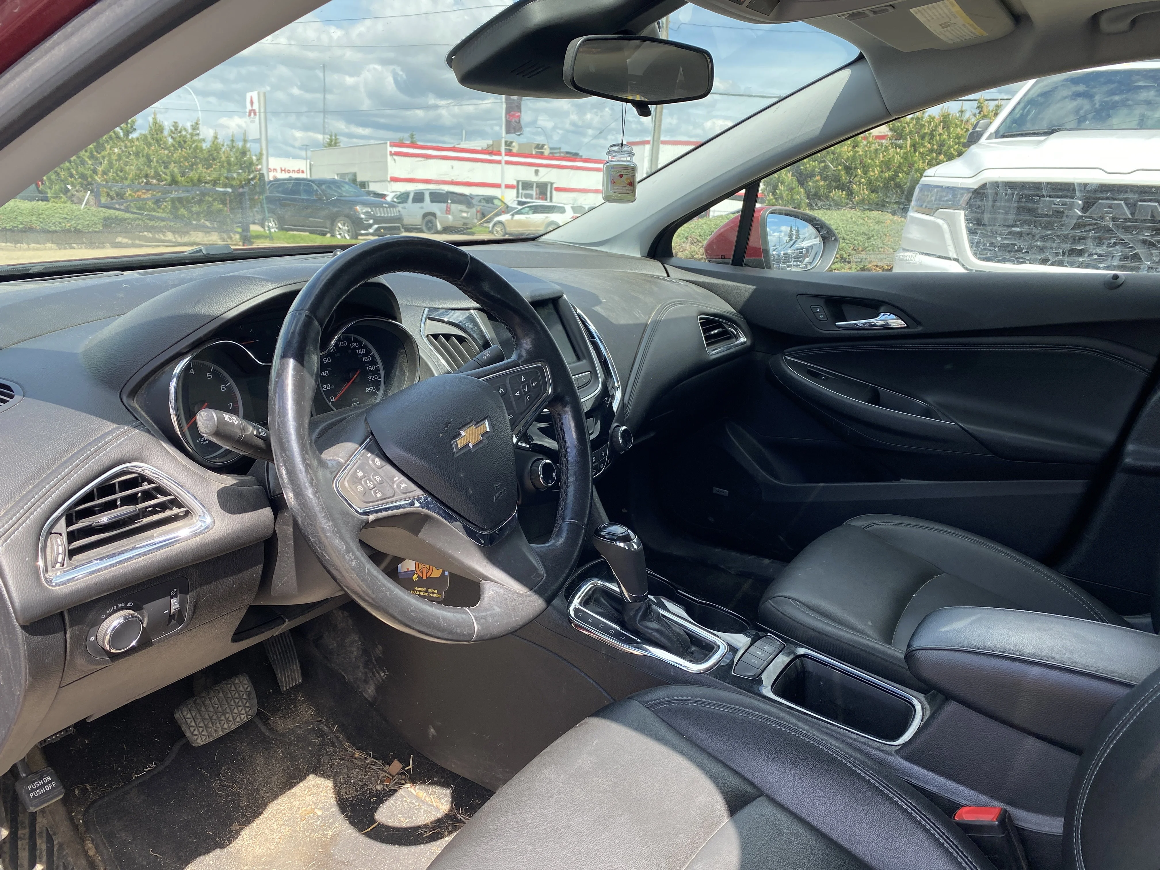 Used 2019 Red Chevrolet Premier image 3