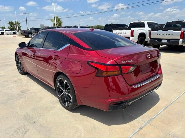 Used 2023 Red Nissan 2.5 SR image 4