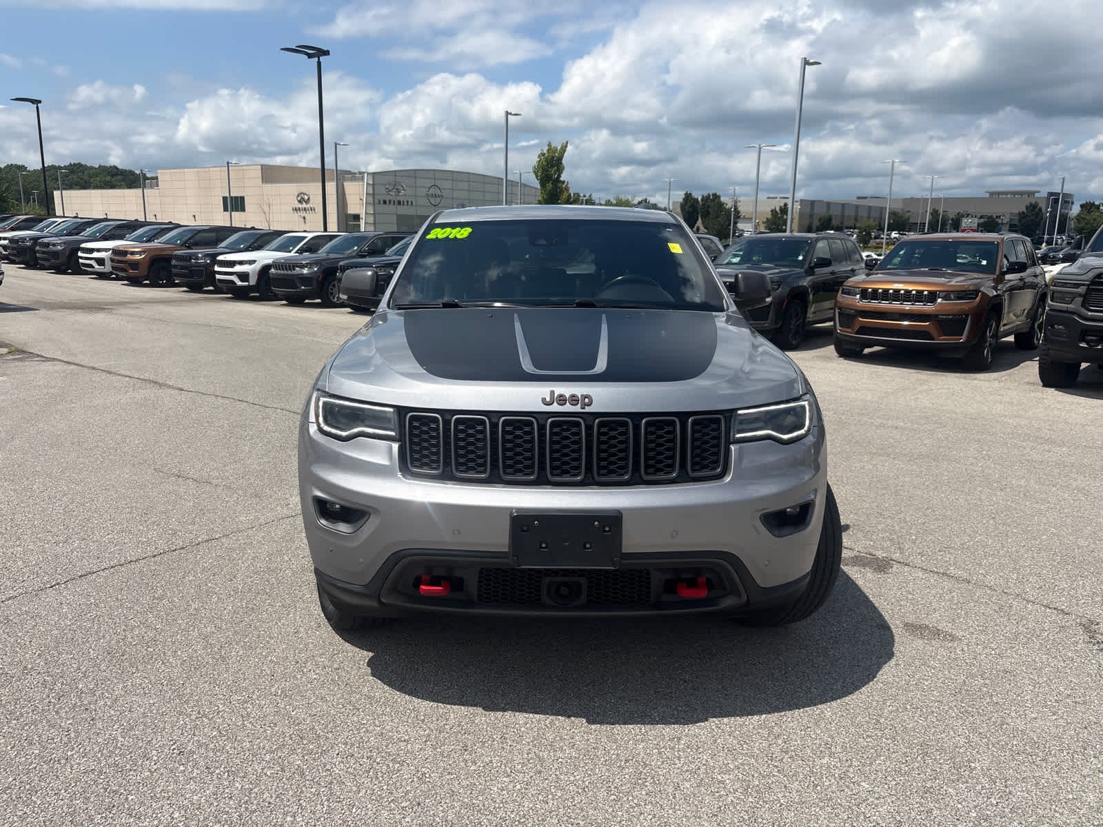 Used 2018 Billet Silver Metallic Clearcoat Jeep Trailhawk image 4