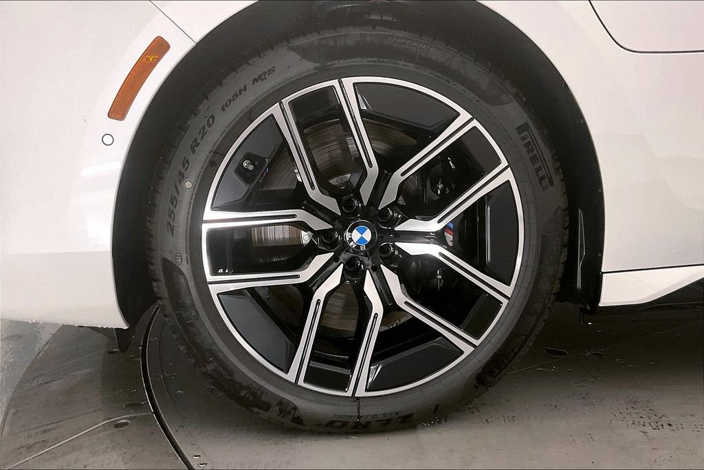Used 2024 Mineral White Metallic BMW  image 9