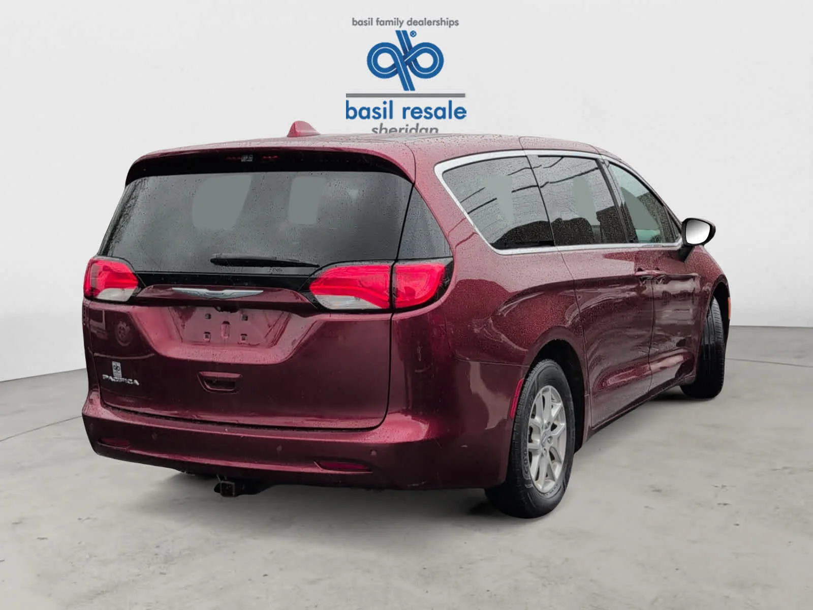 Used 2017 Velvet Red Pearlcoat Chrysler Touring image 7