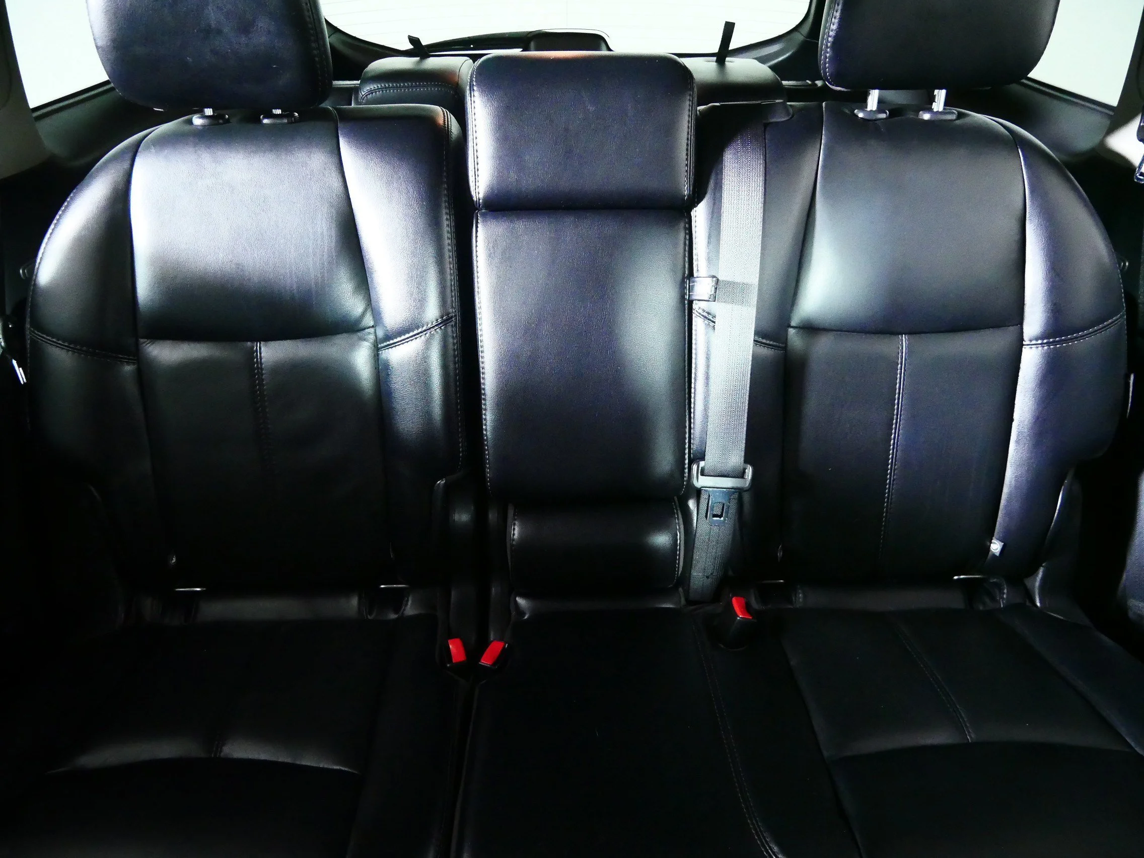 Used 2018 Magnetic Black Nissan SL image 13