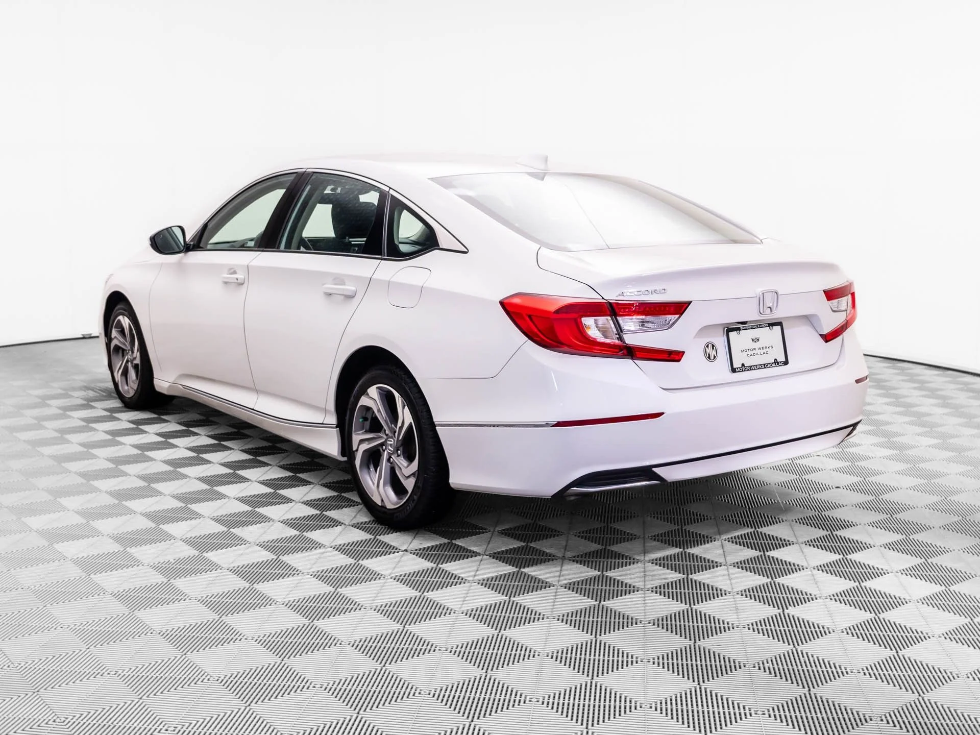 Used 2018  Honda EX image 3