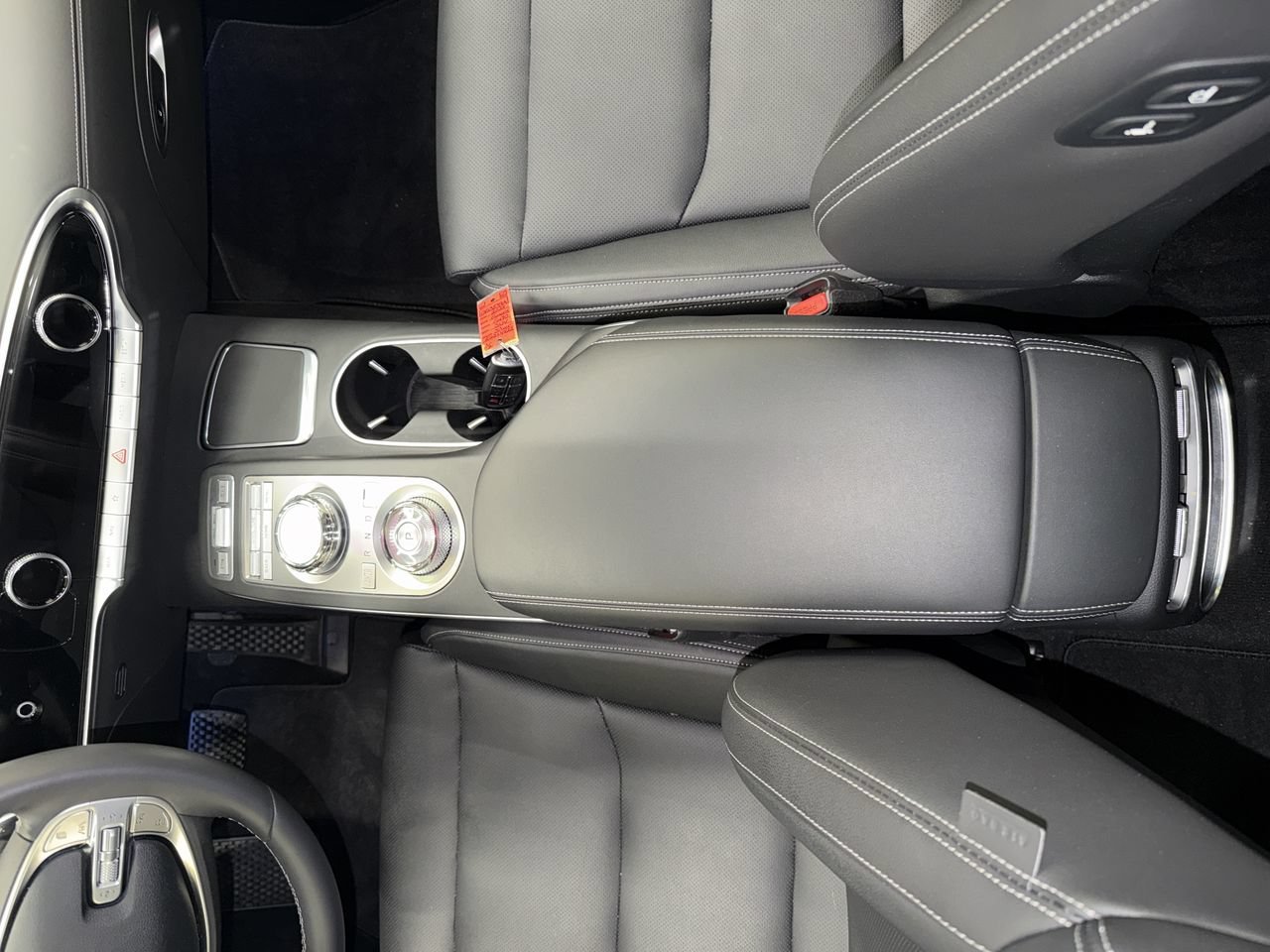 2024 GENESIS GV70 Standard - Photo 23