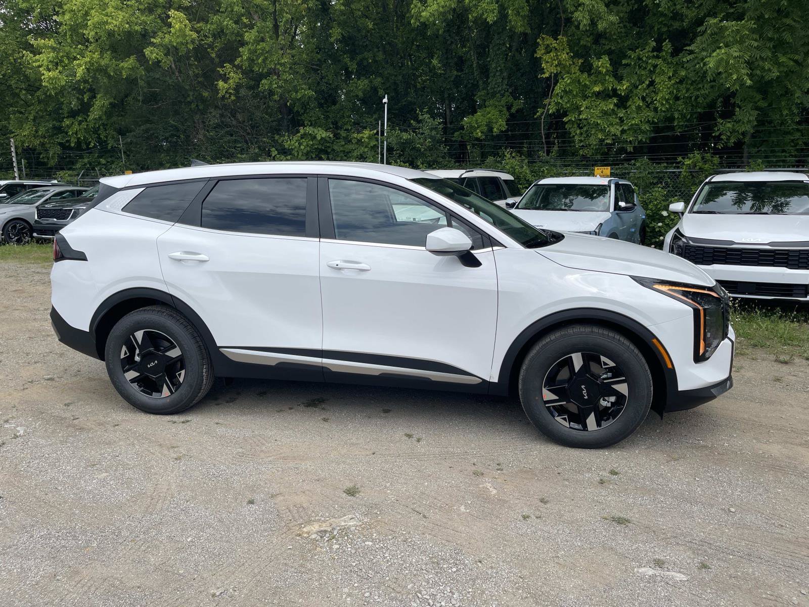 New 2026 Glacial White Pearl Kia LX image 2