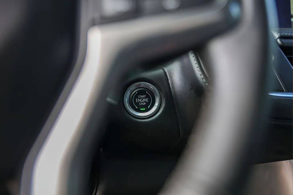 Used 2023 Black Chevrolet Z71 image 19
