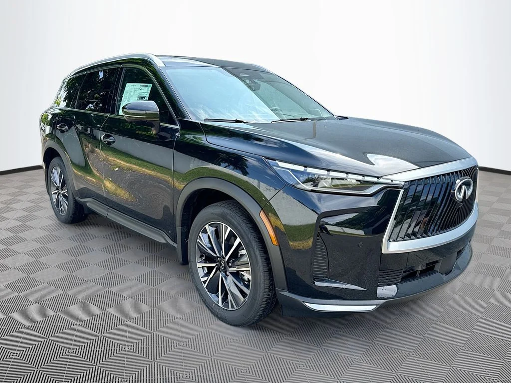New 2027 MINERAL BLACK INFINITI Luxe FWD image 3