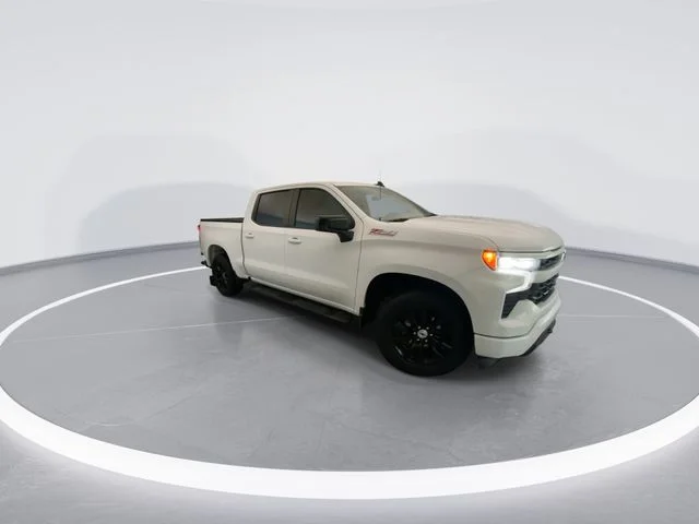 Used 2023 White Chevrolet RST image 2