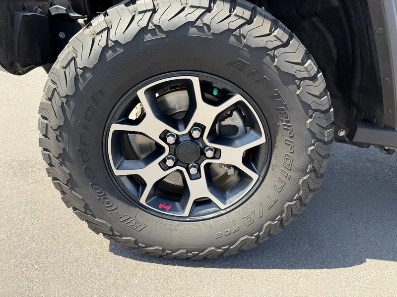 Used 2019 Granite Crystal M Jeep Rubicon image 28
