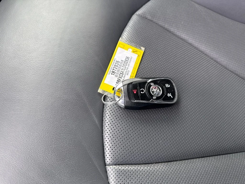 Used 2020 White Buick Essence image 24