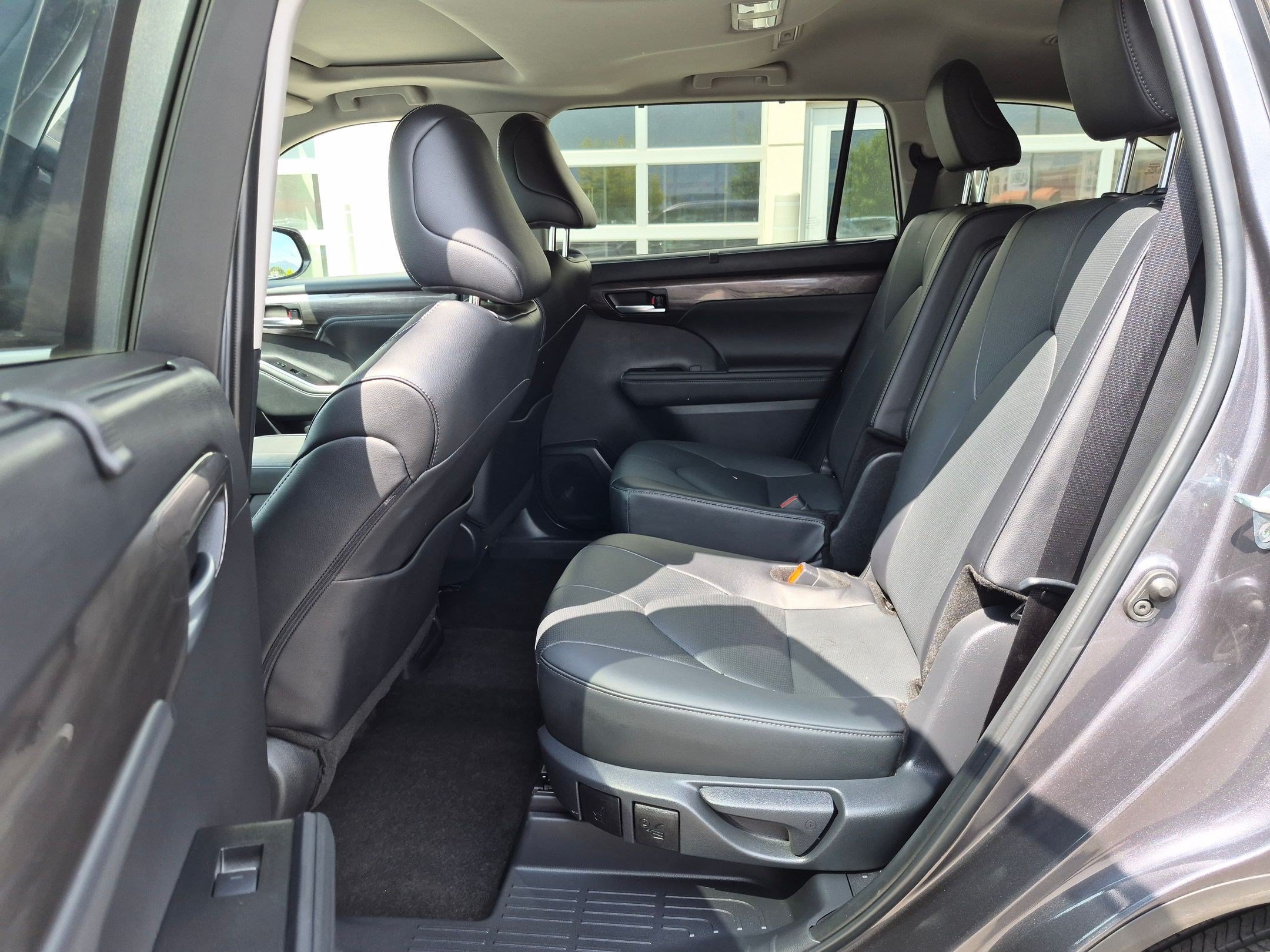Used 2025 Magnetic Gray Metallic Toyota Limited image 28
