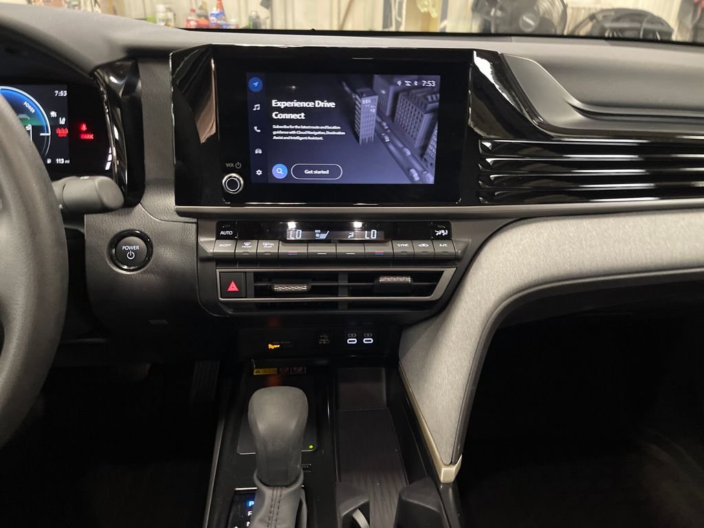 Certified Used 2025  Toyota LE image 18