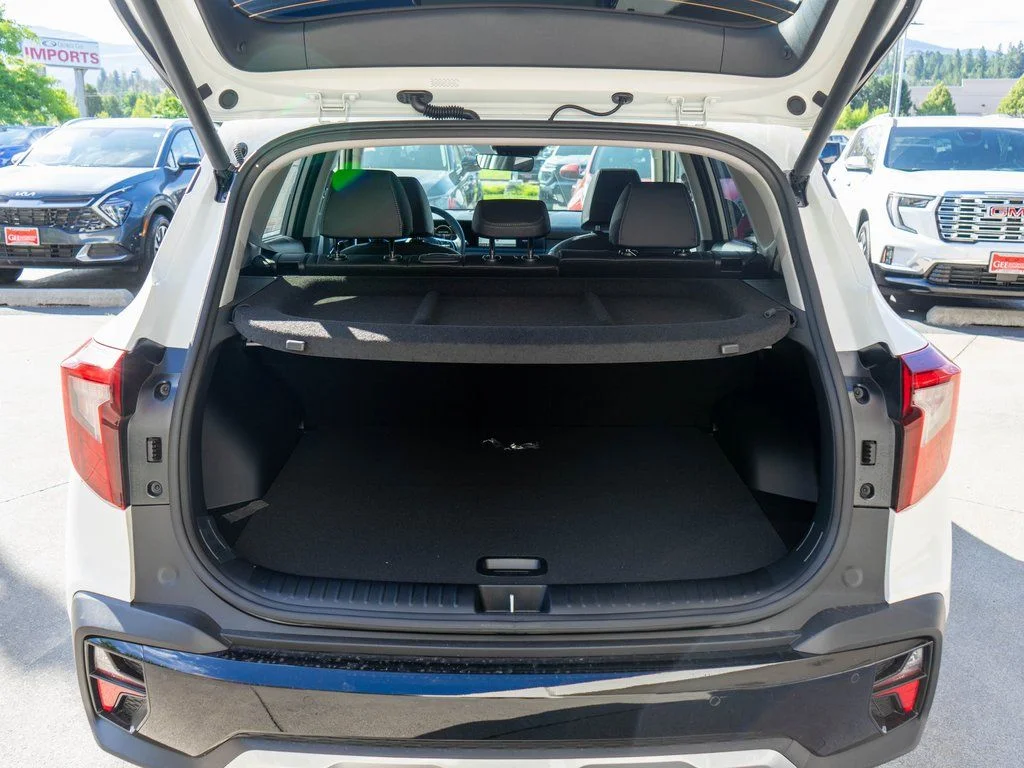 New 2026 Snow White Pearl Kia EX image 29